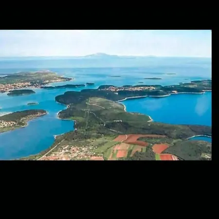 In With Sea View And Pool