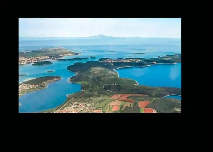 In With Sea View And Pool