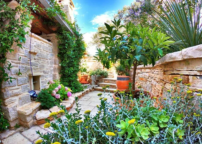 Apartman In With Sea View And Pool *