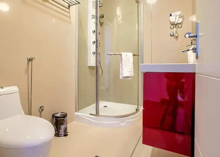 In With Sea View And Pool