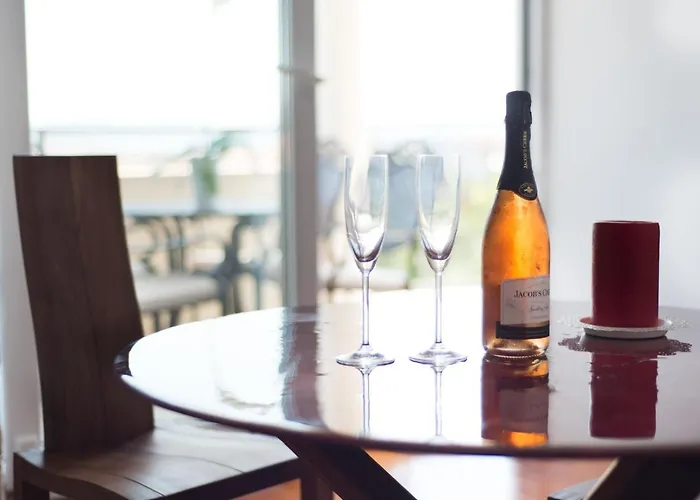 Apartman In With Sea View And Pool