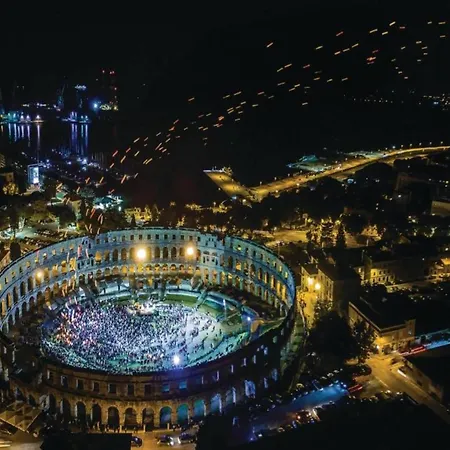 In With Sea View And Pool *