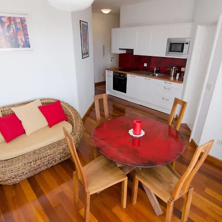 Apartmán In With Sea View And Pool Murter
