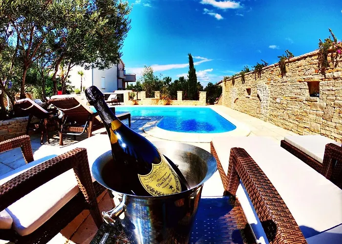 In With Sea View And Pool Murter