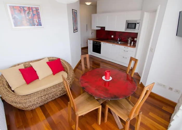 Apartamento In With Sea View And Pool Murter